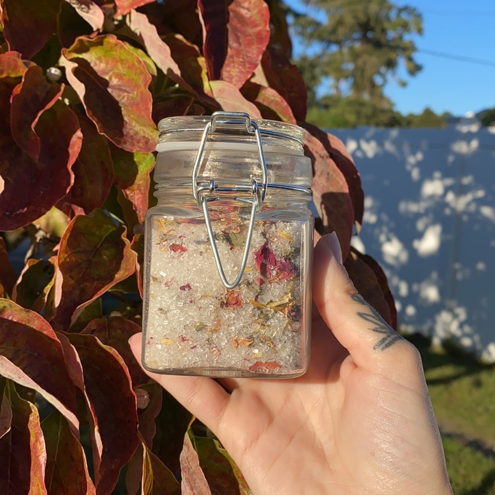 BNIB handmade moon ritual rise bath salts infused with a flower blend - Picture 2 of 8